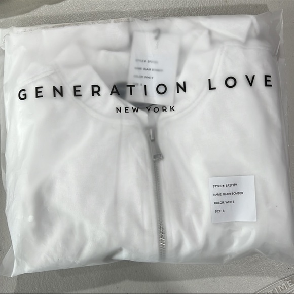 🆕Generation Love Bomber Jacket Blair Bright White Velour
Lined With Pockets - Picture 14 of 14